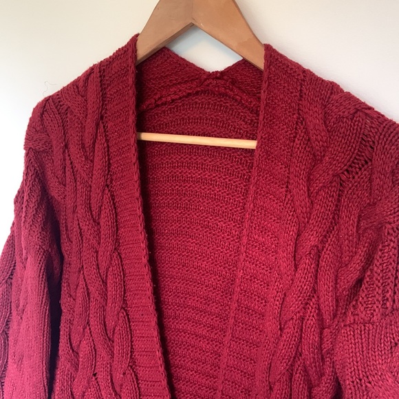 THICK & COZY RED KNITTED SWEATER!! - Picture 3 of 7